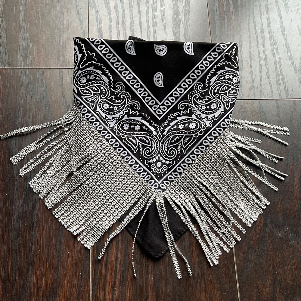 Rhinestone fringe bandana 🤠